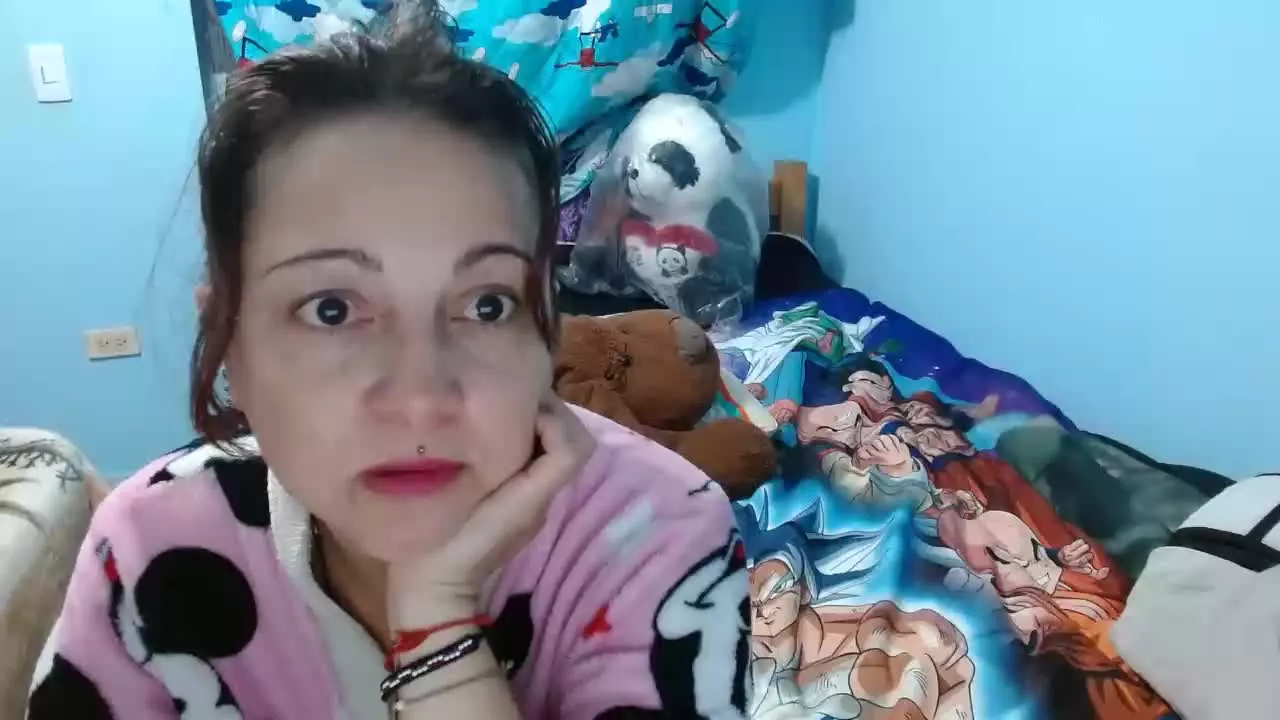 Offline AnieHorny on Streamray