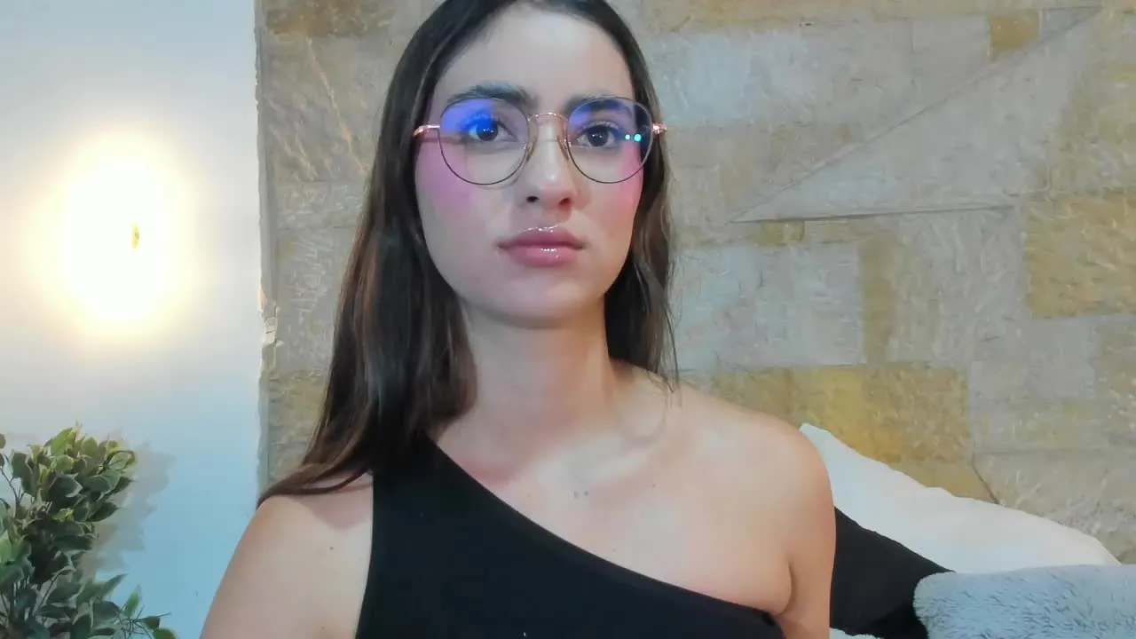 Freechat HannaConnor on Streamray