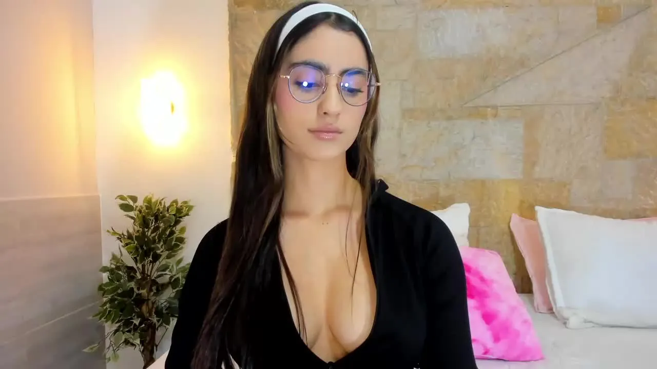 Freechat HannaConnor on Streamray