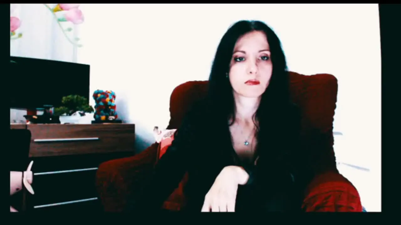 Offline just_mistress4us on Streamray