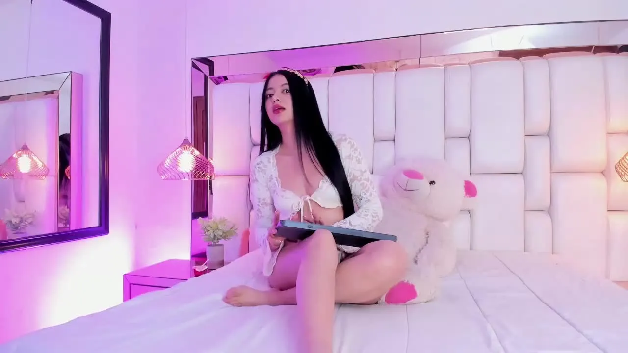 leilaperezz on Streamray 