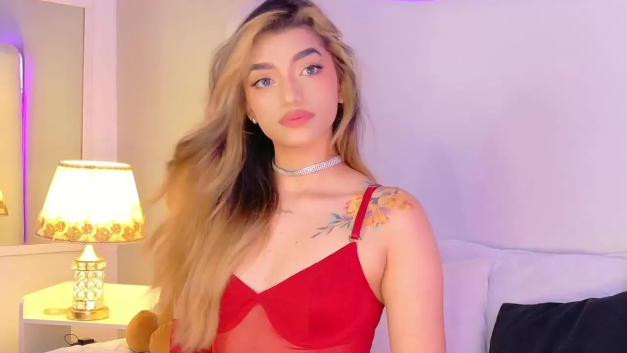 Offline LizzieBrownn on Streamray