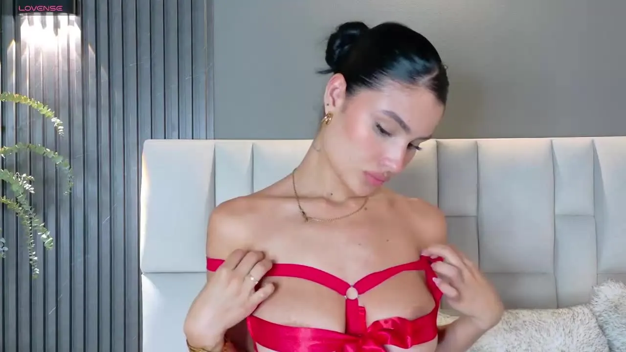 Streamray LuciaCollins is Freechat LuciaCollins — Freechat on Streamray