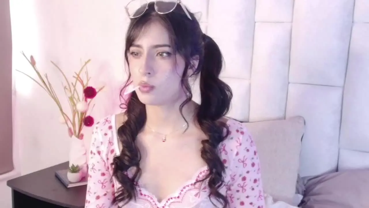 Freechat Naomi_Stone on Streamray