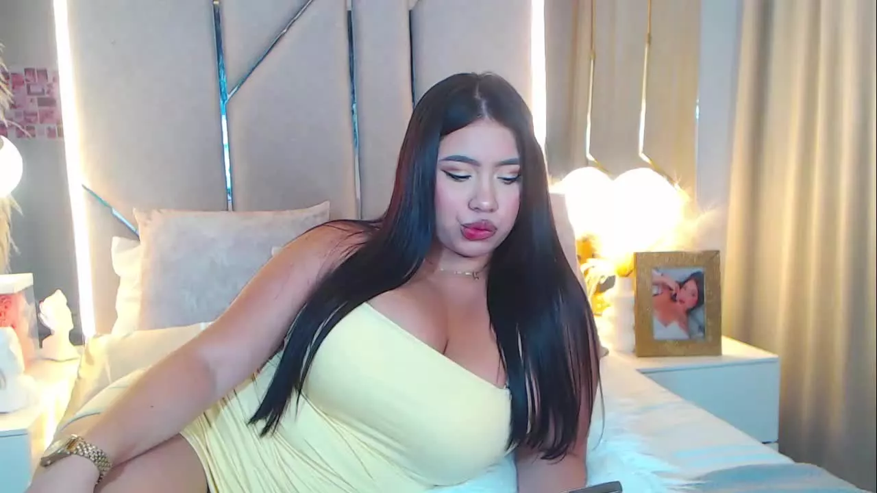 Offline TamaraFuentes on Streamray