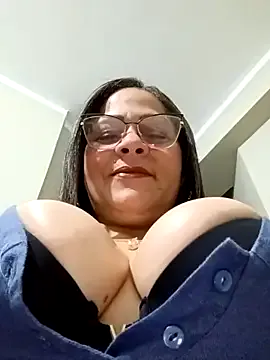 Angie_milf50 — Shows de tetas