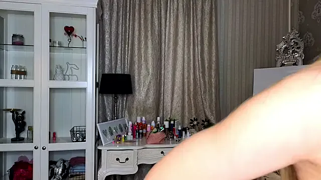 Freechat AnneFoxy on StripChat