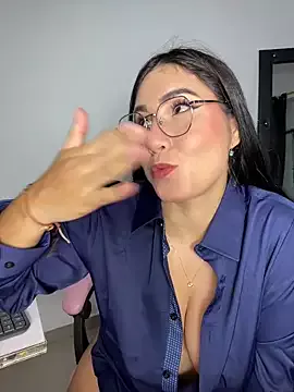 Freechat Anniferreira2 on StripChat