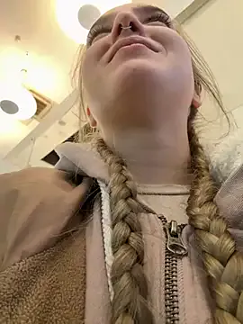 bambi_lu on StripChat