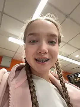 bambi_lu on StripChat