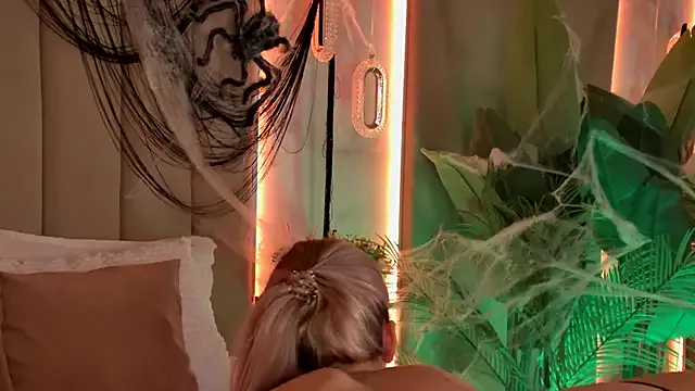 BellaSecrett on StripChat 