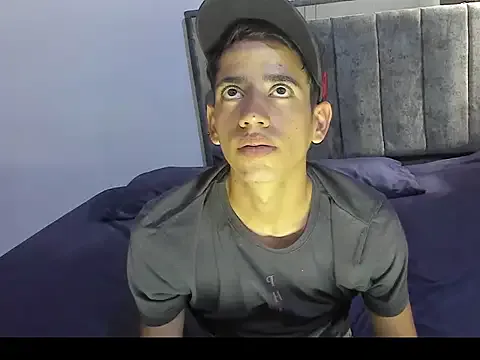 Freechat brian_sexlove on StripChat