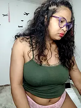 chalohott on StripChat