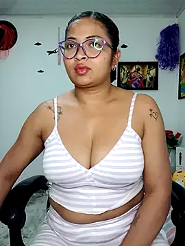 chalohott on StripChat