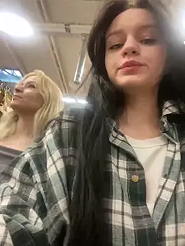 Private Cum_girlss on StripChat