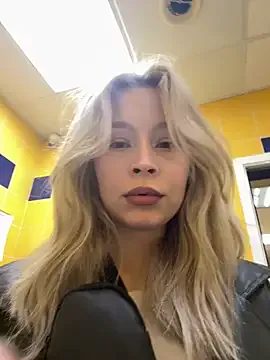 Private Cum_girlss on StripChat