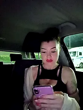 Freechat CurlyElisa on StripChat