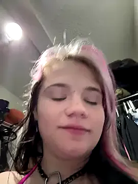 Freechat Cutiepiespanks on StripChat