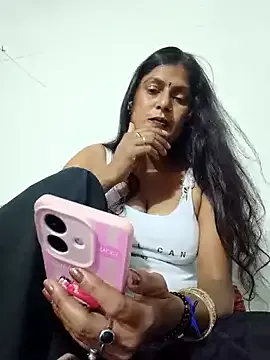 dezzy_24 on StripChat 