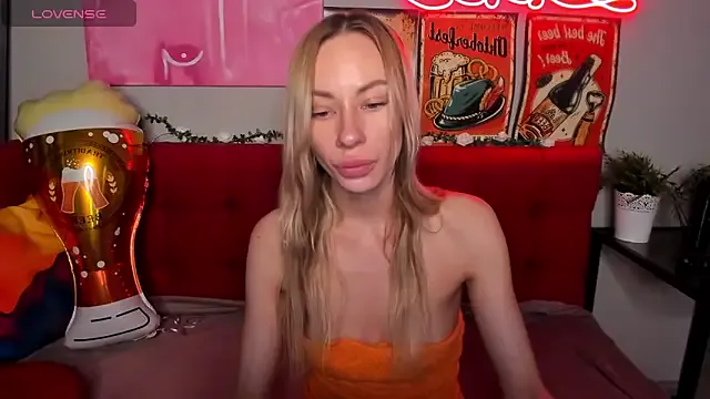 Diana_Garrett on StripChat