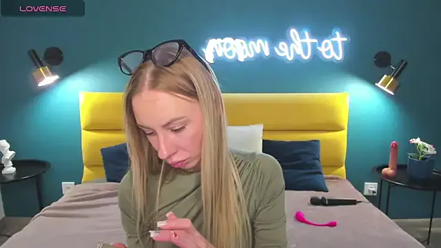 Diana_Garrett on StripChat