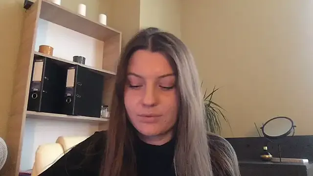 Freechat DollyRoma on StripChat