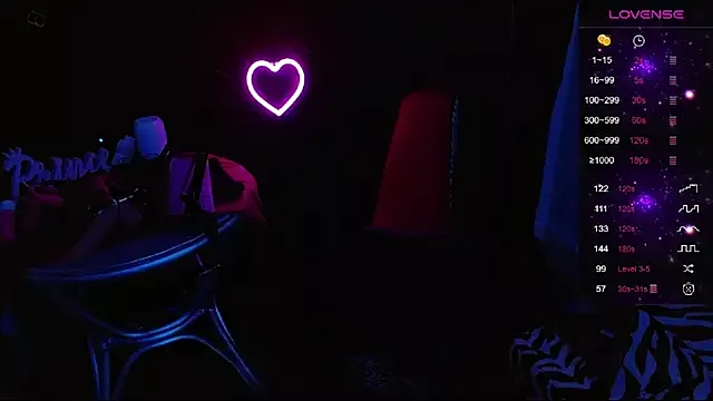 Freechat Edge_Doll on StripChat