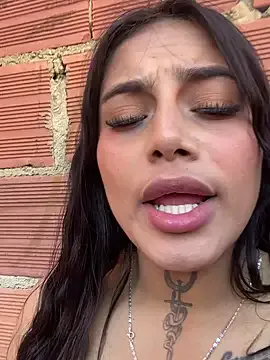 Freechat Emily_sharlot on StripChat