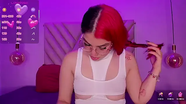 EmmaSwift_ on StripChat 