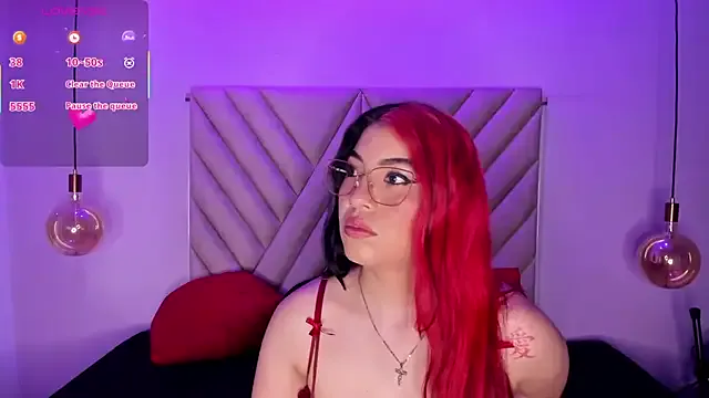 EmmaSwift_ on StripChat 