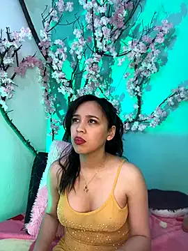 Esmeraldagh_ on StripChat 