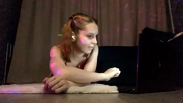 Freechat FoxLina on StripChat