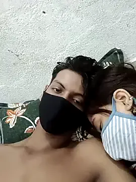 hiddennisha on StripChat 