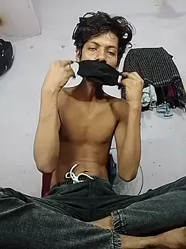 hiddennisha on StripChat 