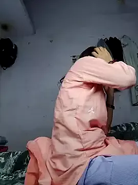 hiddennisha on StripChat 