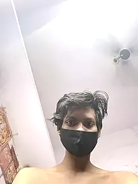 hiddennisha on StripChat 