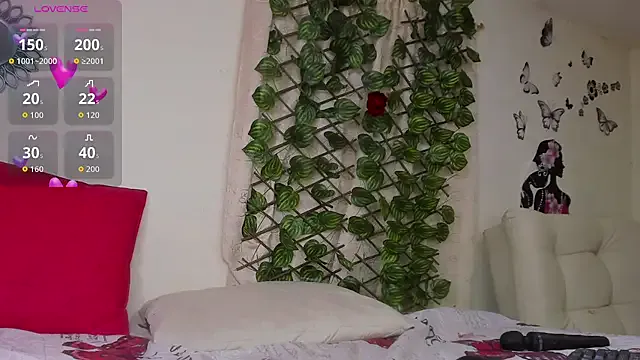 Freechat Juli_Castillo8 on StripChat