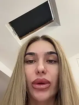 StripChat KaseyQuinn_ is Freechat KaseyQuinn_ — Home alone, Shower fun, cumshow !#Squirt