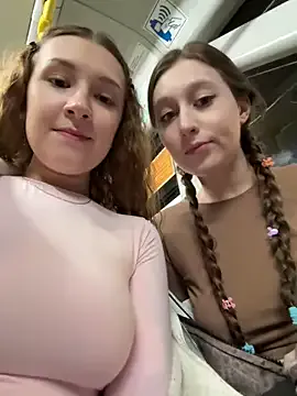 katexxxx — SHOW BOOBS TO STRANGER