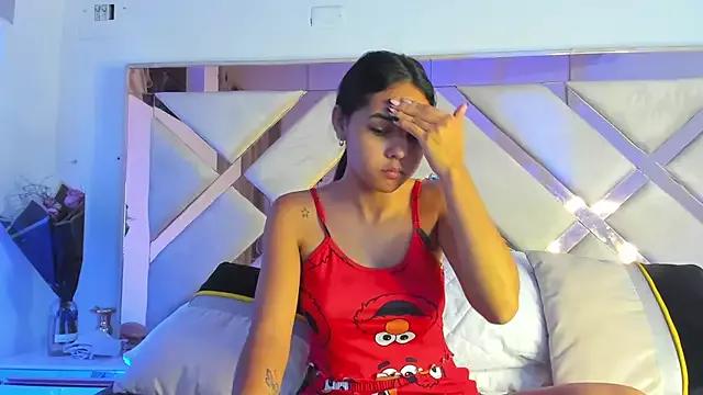 Leah_Collins1_ from StripChat is Freechat