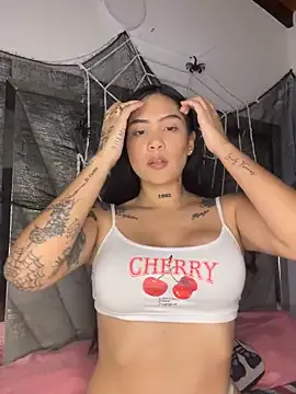 liahouses on StripChat