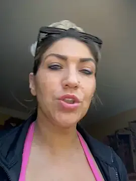 Freechat LittleMissEeve on StripChat