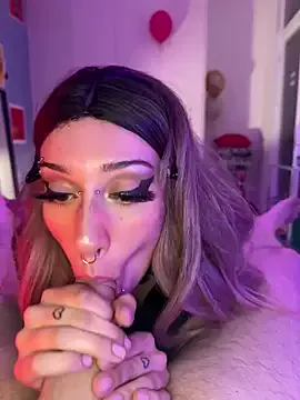 littlewitchxoxo on StripChat