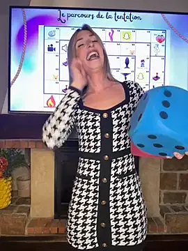 lola_tentatiion on StripChat