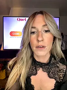 lola_tentatiion on StripChat