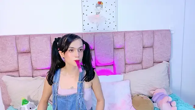 LolaYun — clamps in nipples