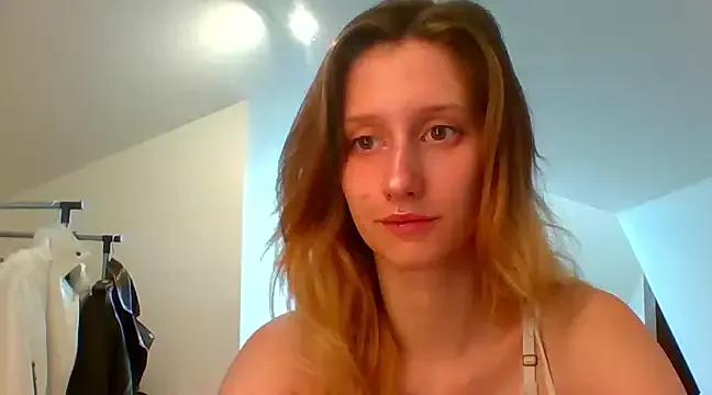 LUNA_delight from StripChat is Freechat