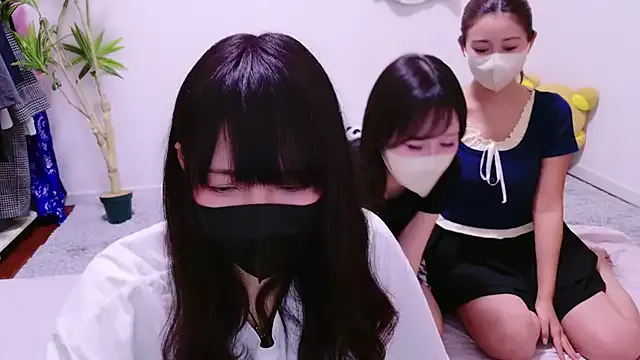 Group maataaan on StripChat