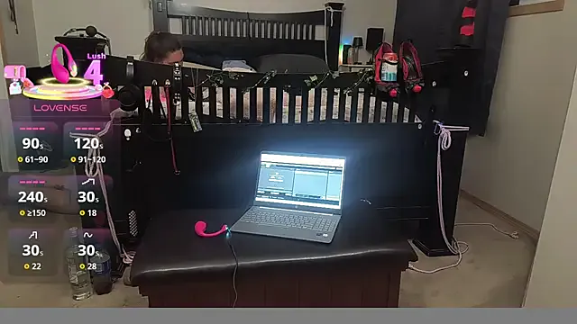 Freechat MacabreCouple on StripChat