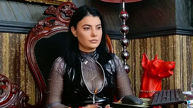 Freechat MistressEly on StripChat